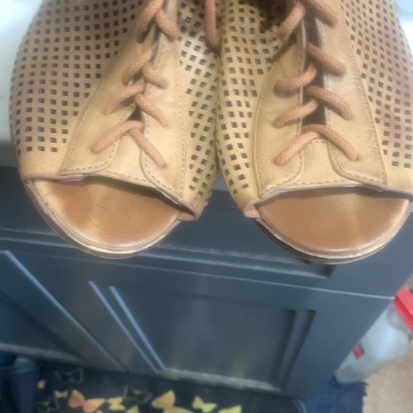 Call it spring shoes - Picture 8 of 10